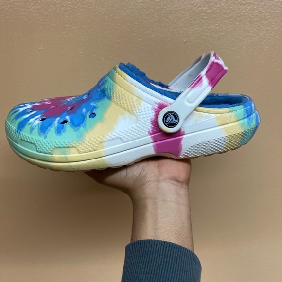 Crocs Tie Dye And Dark Cherry Geometric Fleece Lined Clogs Size 9 Bundle - Picture 15 of 15
